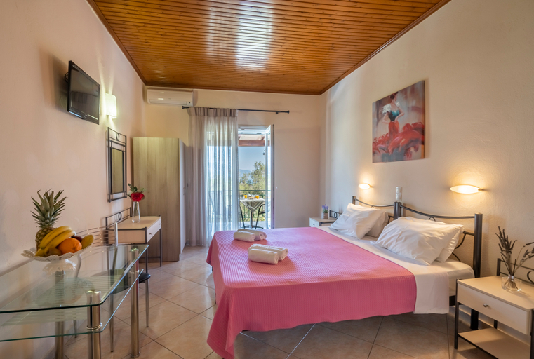 Bedroom 2, Ziogas Apartments, Ionian Islands