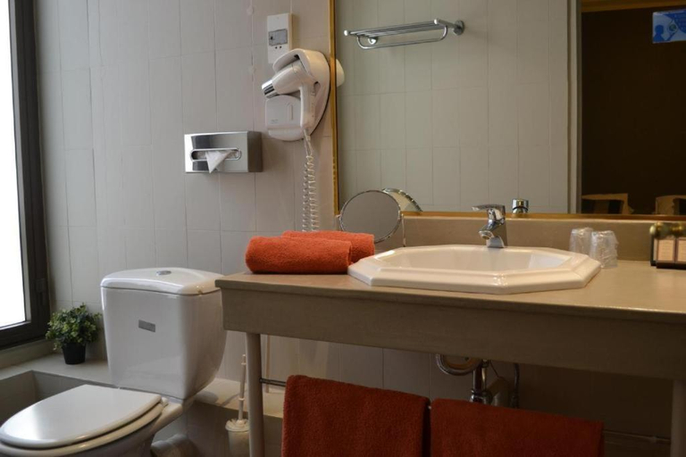 Bathroom 3, Saint Ferreol, Bouches-du-Rhône