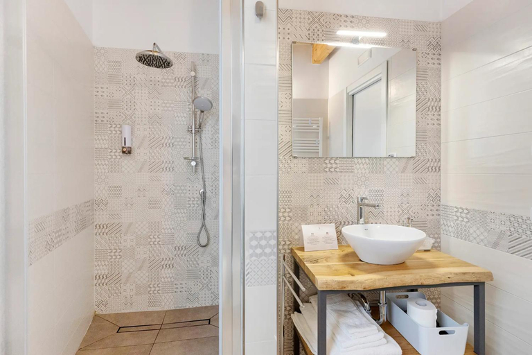 Bathroom 4, Le Logge del Garda, Brescia