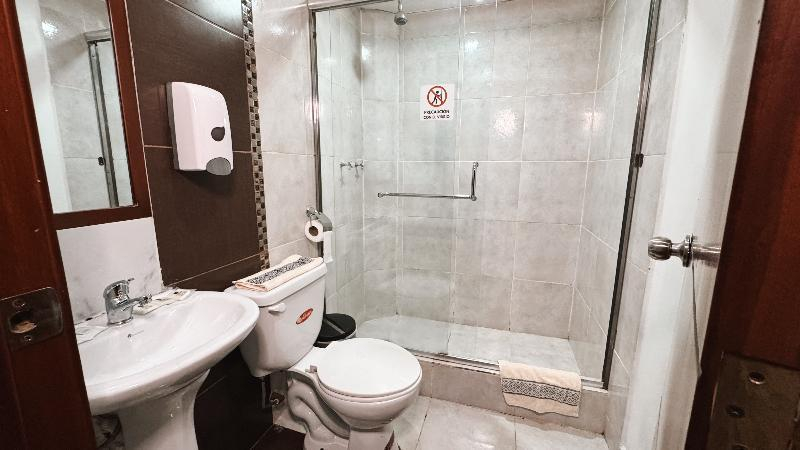 Bathroom 4, Hotel Spa Sanchez By Chat Noir, Cuenca