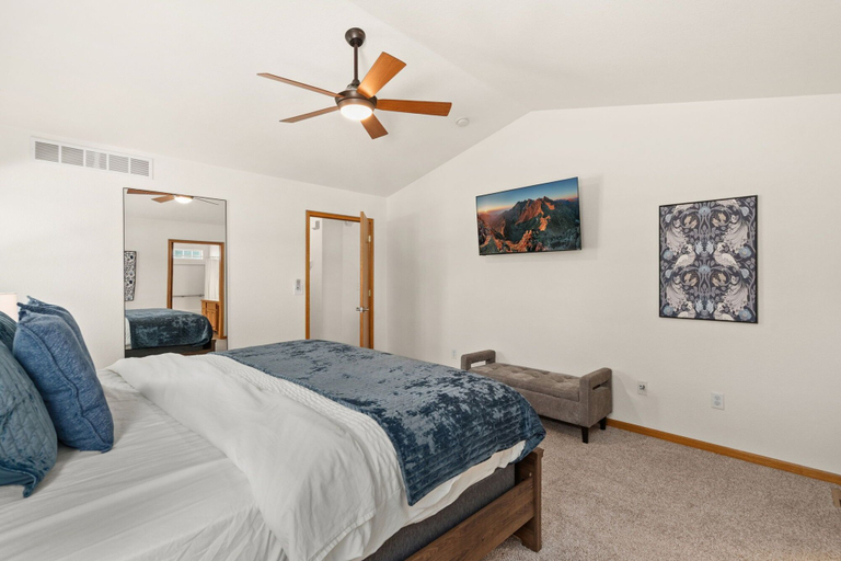 Room 3, The Gathering Place 6BR Retreat With Game Room, Larimer