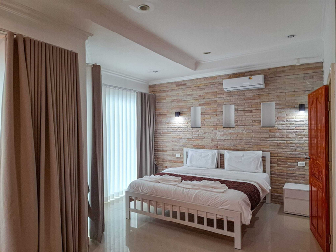 Room 3, Beachside 4BR Private Pool Villa, Pattaya