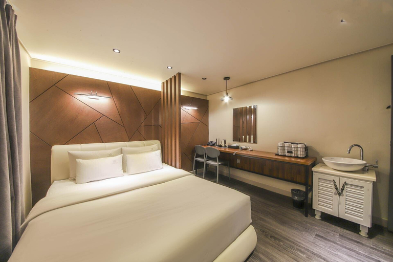 Room 3, seomyeon hotel band, Busanjin