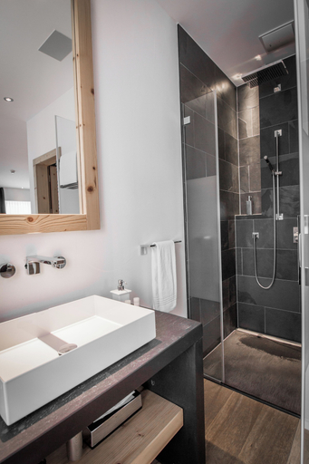 Bathroom 4, The Dom Hotel Saas-Fee by Dorint, Visp