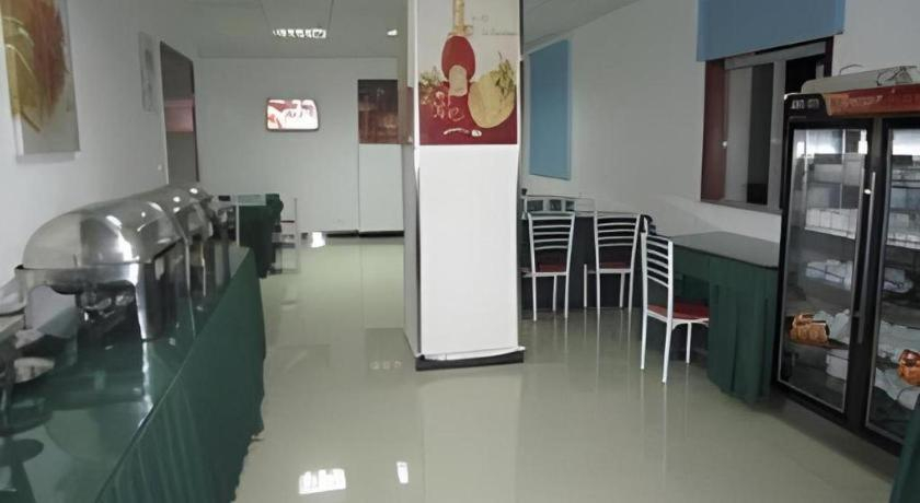 Food & Drinks, GreenTree Inn Yixing Zhangzhu Express Hotel, Wuxi