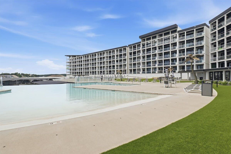Pool 3, Lakefront Condo With Pool at Topsider Condos, Camden