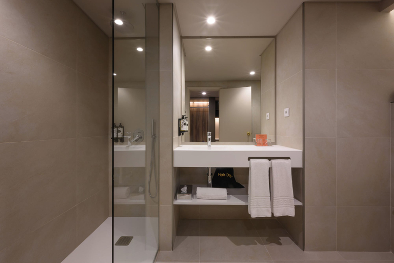 Bathroom 4, Hotel Coimbra Aeminium, Affiliated by Meliá, Coimbra