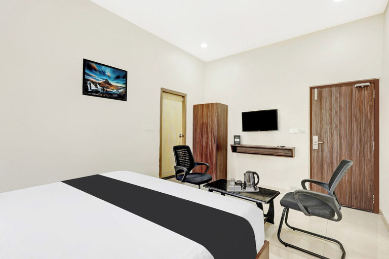 Room 5, OYO Collection O Dabagardens Near RK, Visakhapatnam