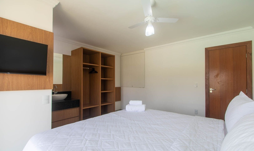 Room 2, House w/3 Suites, Private Hot Tub and Pool Mgi0068, Porto Seguro