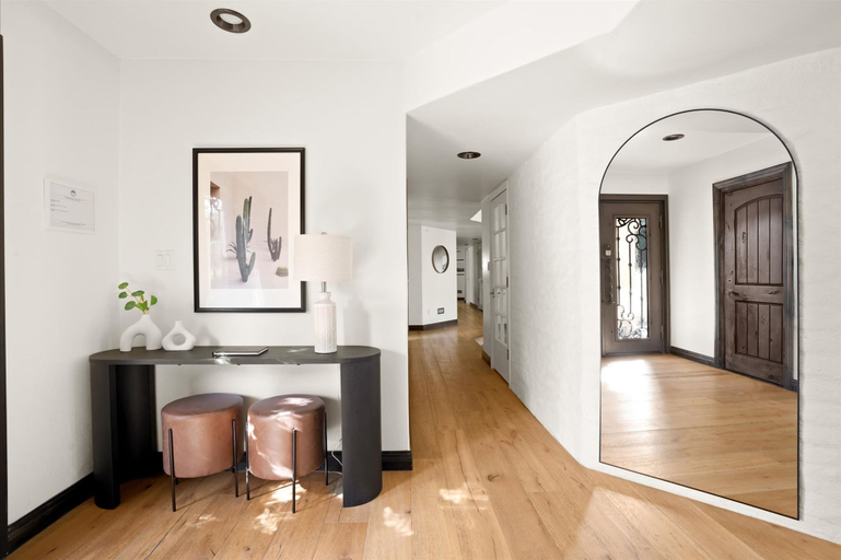 Room 3, Luxe PV Retreat - Pickleball - Heated Pool - Sauna, Maricopa