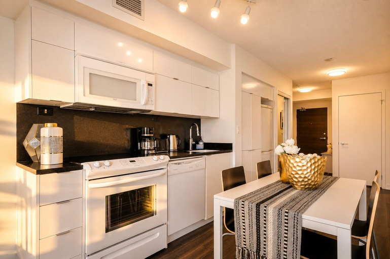Private kitchen, Imperial Enclave, Toronto