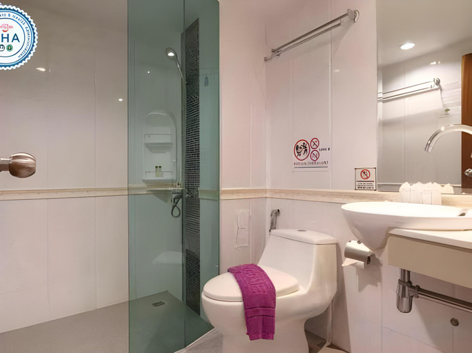 Bathroom 5, Tubtim Siam Suvarnabhumi Hotel, Bang Phli