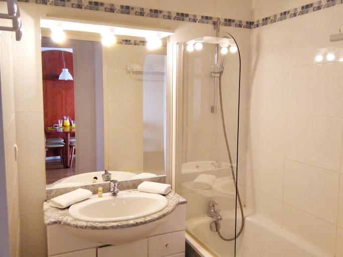 Bathroom, Residence Pic Du Midi - Apt n°135 - Rez de chaussee - Batiment Hourquette MAE-8684, Hautes-Pyrénées