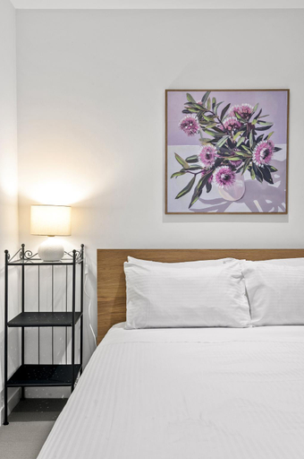 Bedroom 2, City-View 2-Bed Apartment Melbourne CBD, Melbourne