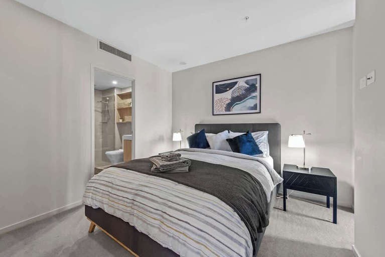 Interior 2, Top Floor! 2bed/2bath/1car/pool ~ Views ~ CBD, Brisbane
