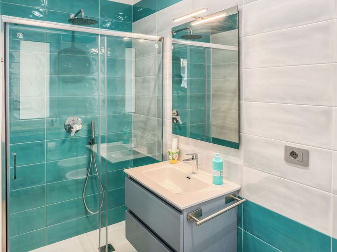 Bathroom 4, Karim's House, Napoli