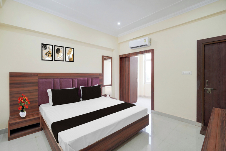 Room 3, Collection O Ranipur - Dhaney Crossway, Sultanpur