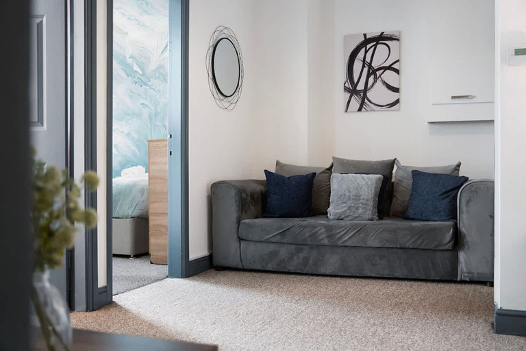 Room 2, 4 Bedroom With Private Parking and Wifi, Stockton-on-Tees
