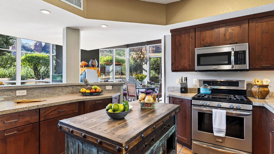 Interior 4, Sage & Sandstone by Avantstay Hot Tub + Covered Dining Red Rock Views, Yavapai