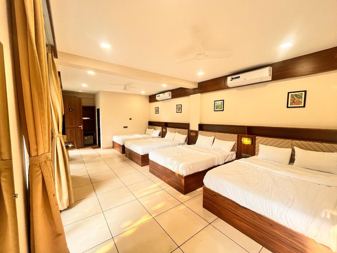 Room 5, Unwind Karjat, Raigarh