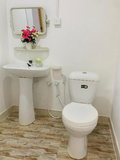 Bathroom 2, Lake Front Cottage- Sigiriya, Dambulla