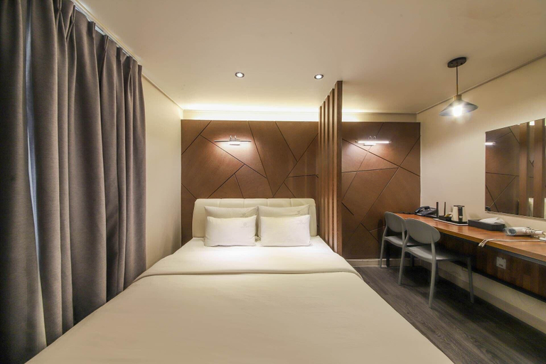 Room 5, seomyeon hotel band, Busanjin