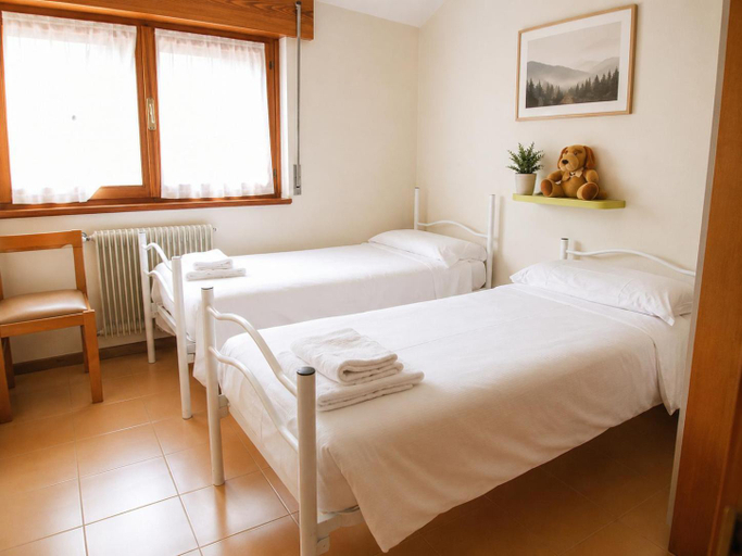 Bedroom 3, Hotel Alpi In, Udine