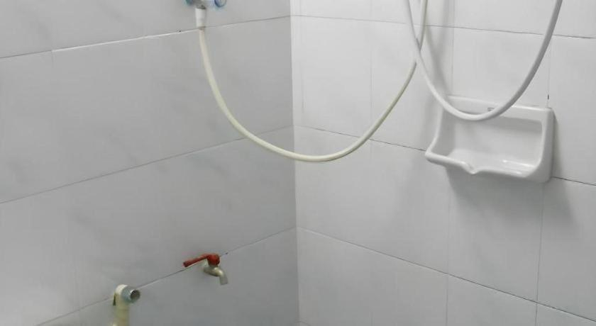 Bathroom 4, Souvanna Hotel, Vientiane