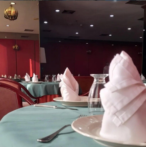Restaurant 4, Hotel President, Libertador