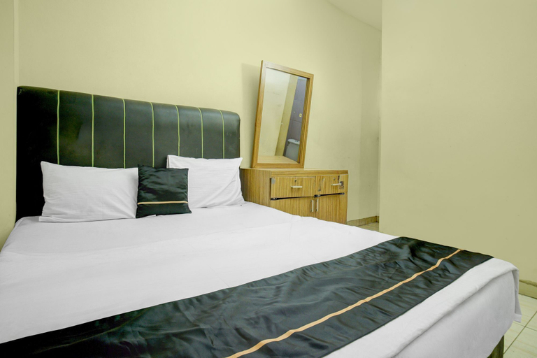 Room 5, Hotel O near Stadion Pahoman formerly Ra, Bandar Lampung