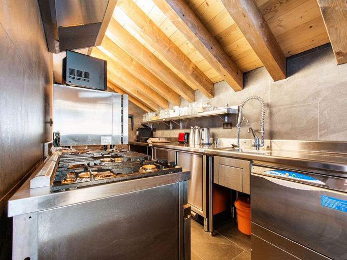 Others 5, Chalet in Champagny by Ski Slopes, Savoie