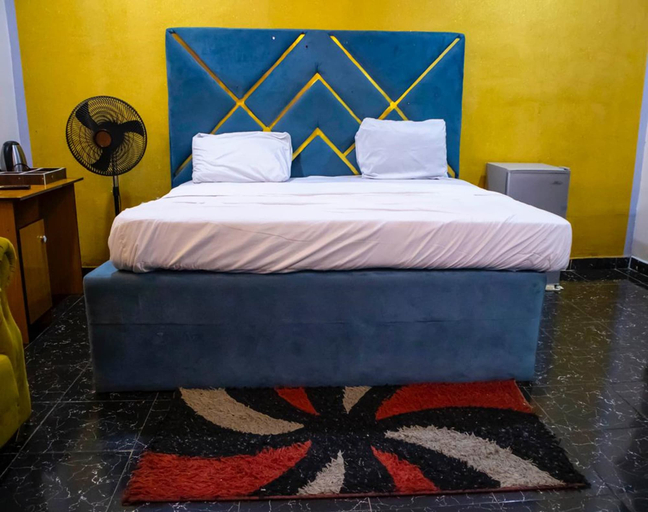 Room 5, DE WURA & ALFRED EXOTIC PLACE HOTEL, Alimosho