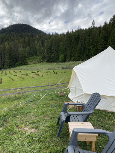 Property grounds 4, Bear Spring Eco Retreat, Central Kootenay