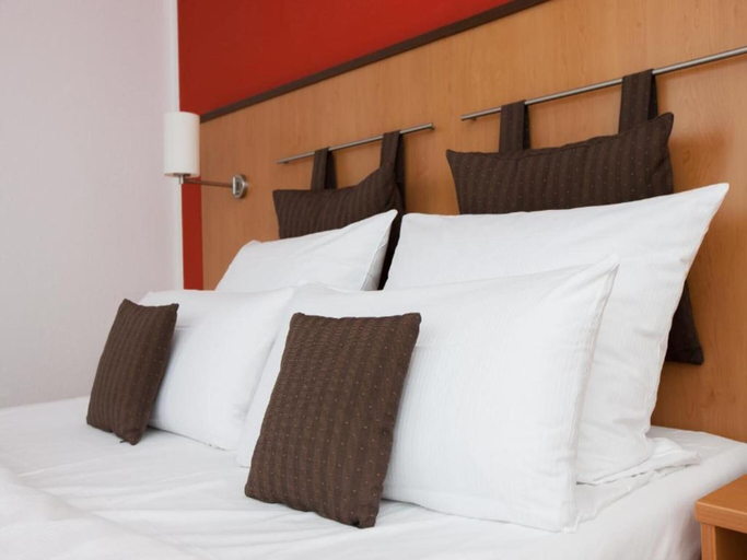 Bedroom 3, Stuttgart Großbettlingen Hotel by Belvilla, Esslingen