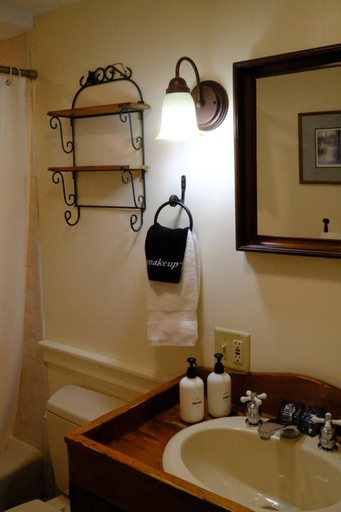 Bathroom 3, The Featherbed Inn & Nordic Spa, Washington