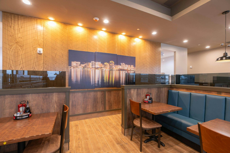 Food & Drinks 5, Sandman Signature Dartmouth Hotel & Suites, Halifax