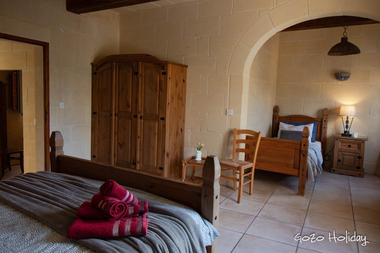 Bedroom 2, Ta Guzeppi Xaghra