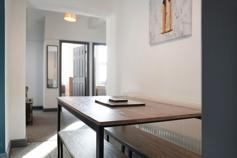 Room 4, 4 Bedroom With Private Parking and Wifi, Stockton-on-Tees