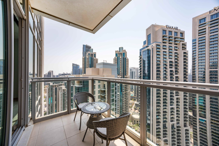 Room 5, Cozy 1BR Steps From Burj Khalifa Mall, Dubai