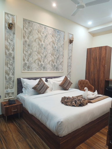Room 4, Prema Inn Hotel & Restaurant, Gautam Buddha Nagar