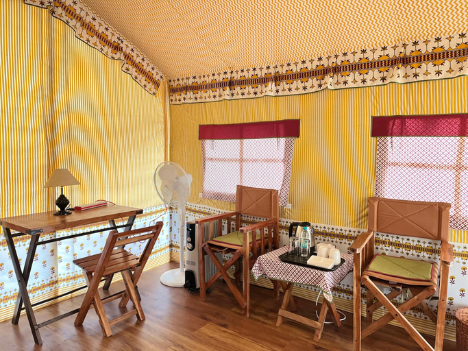Dining, Revasa Retreat, East Nimar