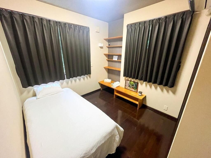 Room 5, EL BOSQUE, Oyama
