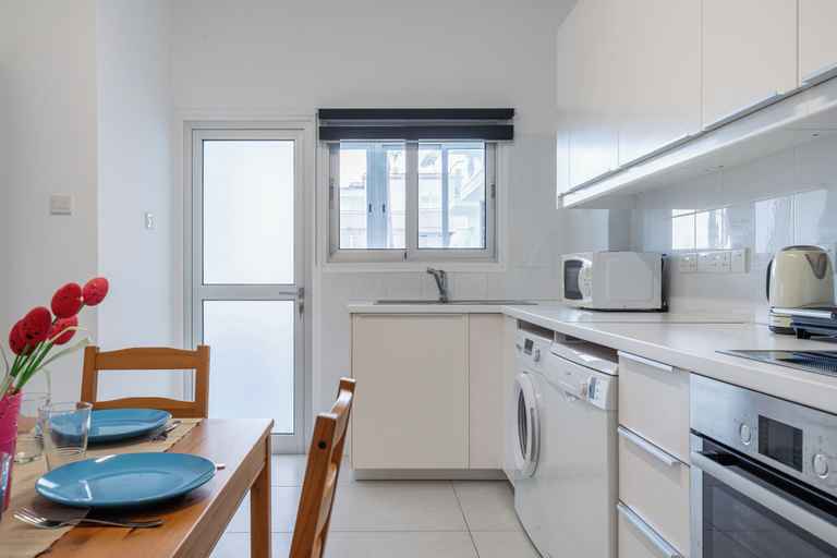 Private kitchen 3, Limassol Seafront Family Suite