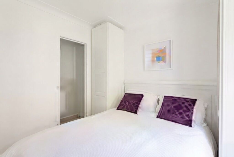 Room 5, celine 34, Paris