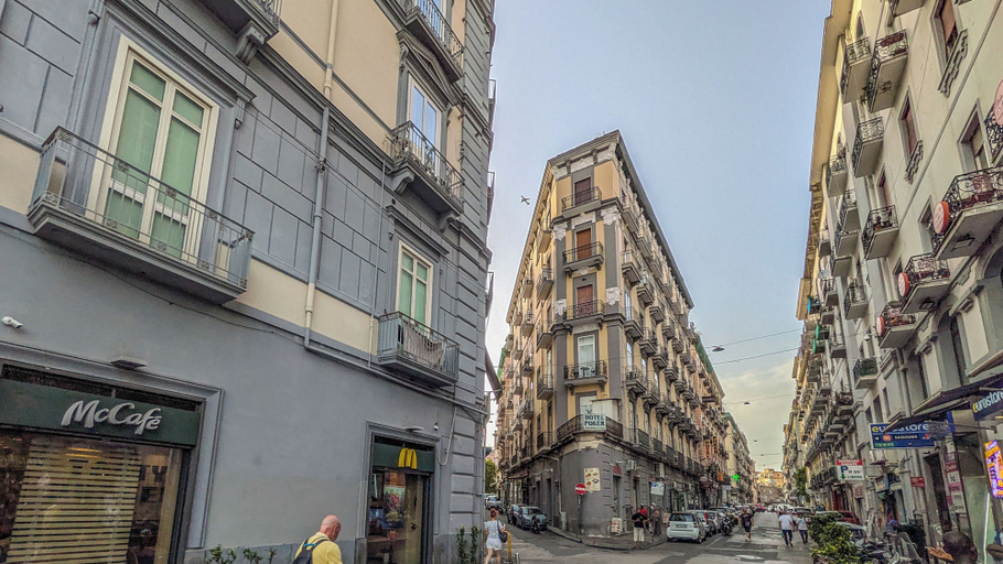 Miscellaneous, Residenza Edoardo, Napoli