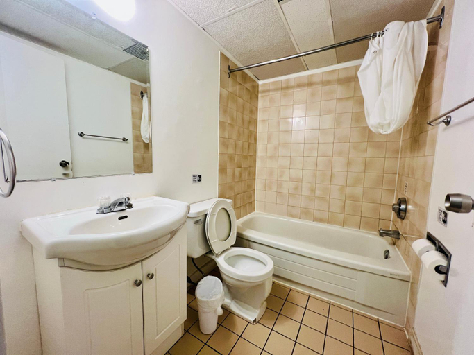 Bathroom 4, Midtown Inn, Division No. 11