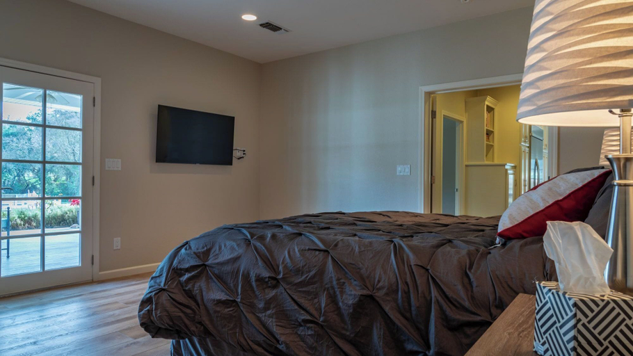 Room 3, Hidden Hills Olives and Oaks by Avantstay Olive Orchard + Pool Central Coast, San Luis Obispo