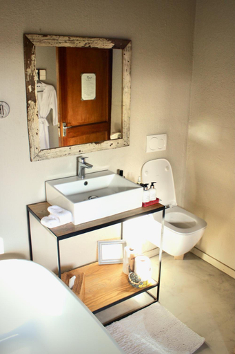 Bathroom, Sausage Tree Safari Camp, Mopani