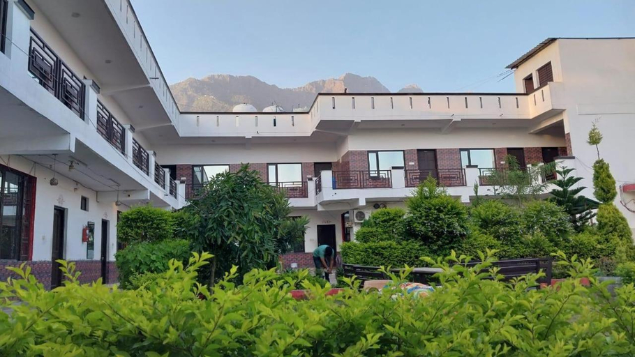 4, Hotel Royal Resort, Reasi