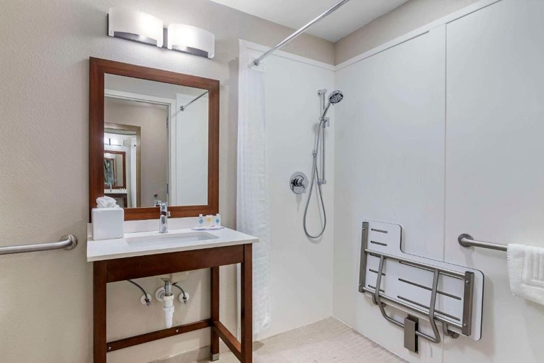 Bathroom 4, Comfort Inn & Suites Brunswick I-95, Glynn